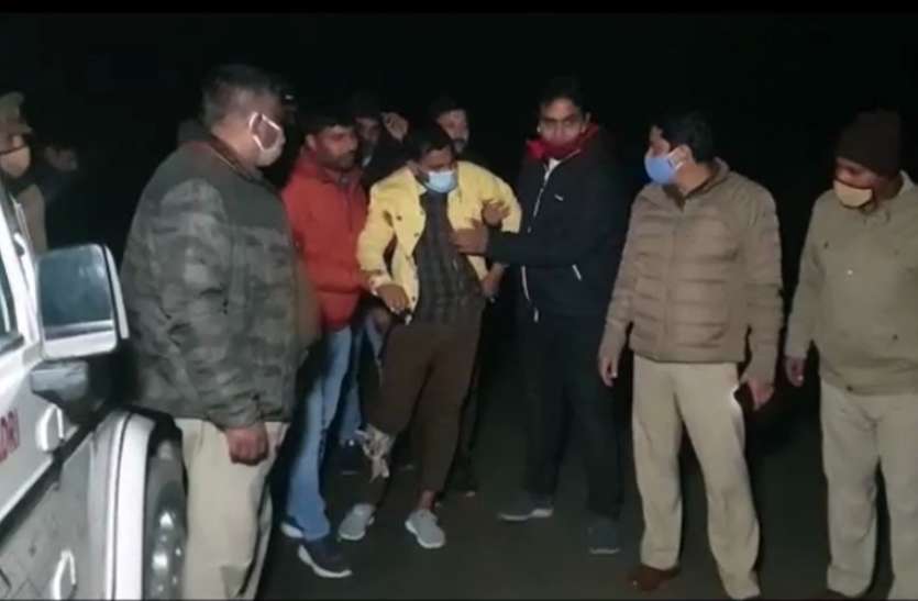 noida.jpg चावल व्यापारी से 13 लाख लूटने वाले बदमाश को पुलिस ने एनकाउंटर में गोली मारकर किया पस्त