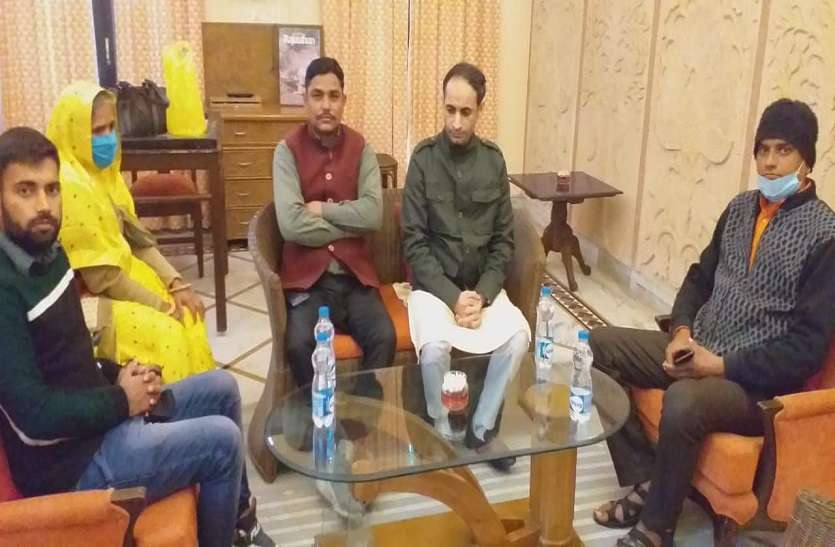 12 से अधिक देशों में योग की शिक्षा दे चुके हैं डॉ. मोक्षराज 12 से अधिक देशों में योग की शिक्षा दे चुके हैं डॉ. मोक्षराज