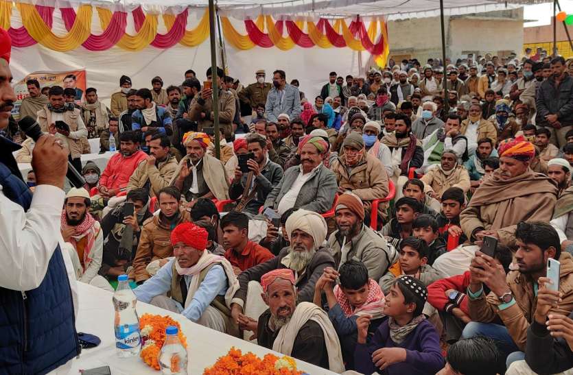 केन्द्र में नीत है पूंजीपतियों की सरकार : मंत्री केन्द्र में नीत है पूंजीपतियों की सरकार : मंत्री