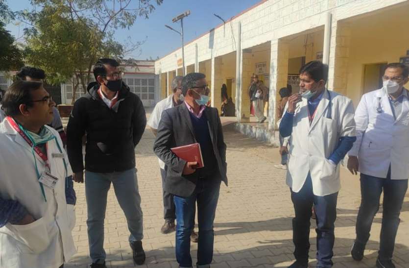 सीएमएचओ ने किया अस्पताल का निरीक्षण सीएमएचओ ने किया अस्पताल का निरीक्षण