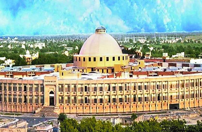 ड्रेनेज के लिए समस्या बनी होटल सीज ड्रेनेज के लिए समस्या बनी होटल सीज