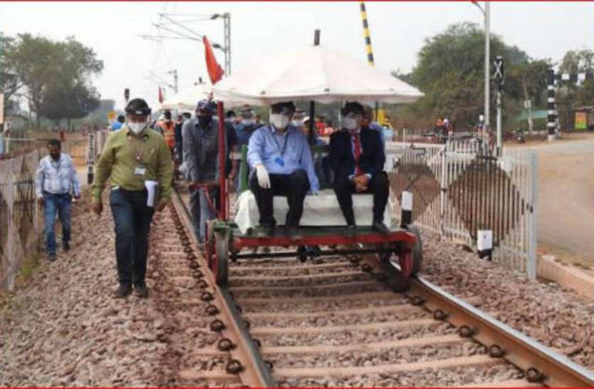 secr.jpg SECR जीएम ने किया रायपुर रेल मंडल का वार्षिक निरीक्षण, रेलवे क्वार्टर, ओपन जिम का किया शुभारंभ