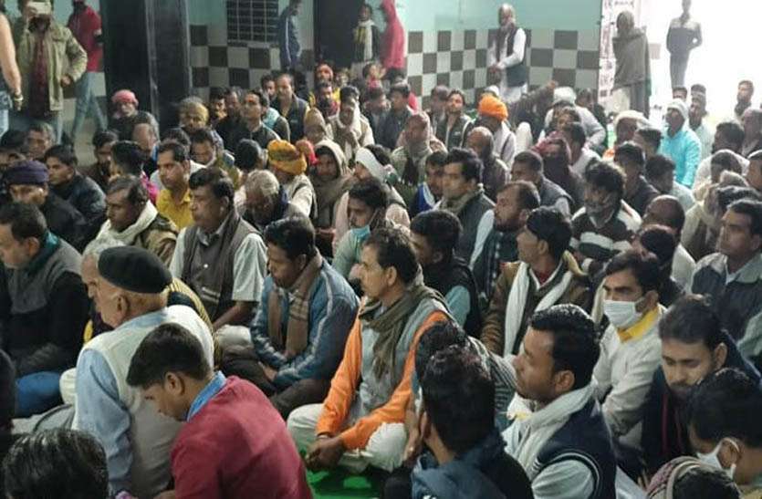 नगर पालिका चुनाव के लिए जताई दावेदारी, 35 वार्डों के लिए 200 ने पार्टी प्रभारी को सौंपे आवेदन नगर पालिका चुनाव के लिए जताई दावेदारी, 35 वार्डों के लिए 200 ने पार्टी प्रभारी को सौंपे आवेदन