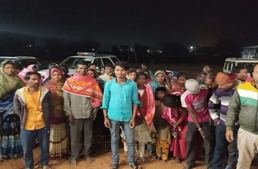 महाराष्ट्रर के सोलारपुर में बंधक बने कटनी के मजदूर मुक्त महाराष्ट्र के सोलारपुर में बंधक बने कटनी के मजूदर मुक्त