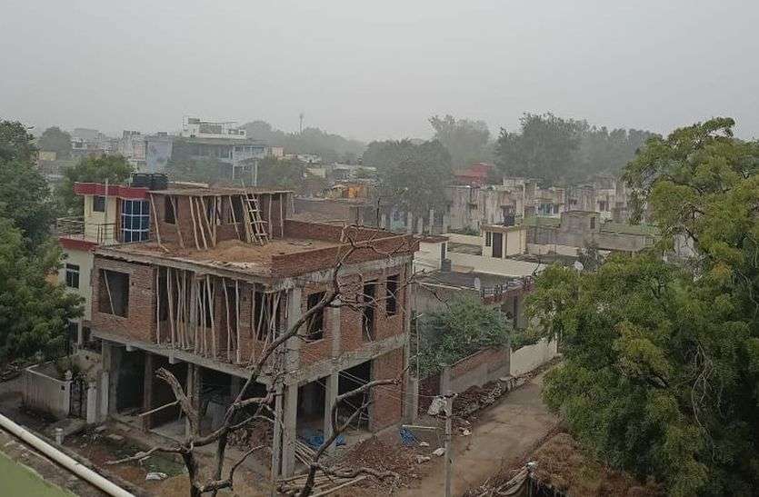 सर्द हवाओं से बढ़ी ठिठुरन सर्द हवाओं से बढ़ी ठिठुरन
