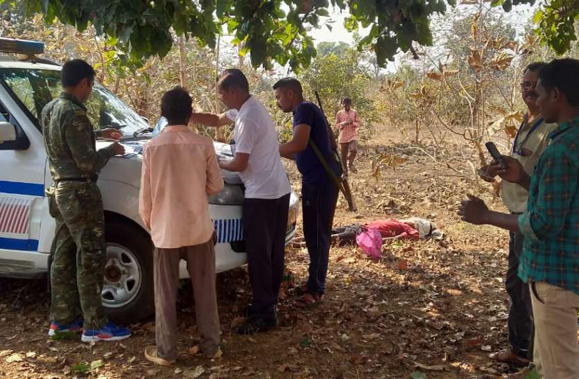 फांसी पर लटका मिला सुखराम मरकाम का शव फांसी पर लटका मिला सुखराम मरकाम का शव