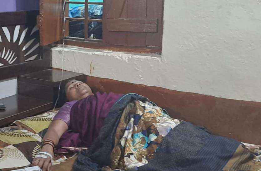 बीएसपी कर्मी की मौत के बाद पत्नी की तबीयत बिगड़ी, प्रबंधन नहीं पड़ रहा नरम बीएसपी कर्मी की मौत के बाद पत्नी की तबीयत बिगड़ी, प्रबंधन नहीं पड़ रहा नरम