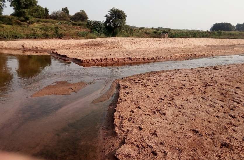 1101nsp3.jpg अद्भुत है सीतारेवा और शक्कर नदी का संगम रेलवे ब्रिज से नदी में छलांग लगाते थे ओशो
