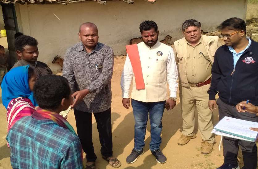 पूर्व उपसरपंच को प्यारे हाथी ने कुचलकर मार डाला, बेटी और समधी ने भागकर बचाई अपनी जान पूर्व उपसरपंच को प्यारे हाथी ने कुचलकर मार डाला, बेटी और समधी ने भागकर बचाई अपनी जान