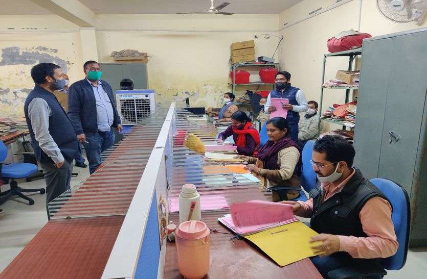 वर्षों से चक्कर काट रहे लोगों के लिए रविवार लाया ‘खुशियां’ वर्षों से चक्कर काट रहे लोगों के लिए रविवार लाया ‘खुशियां’
