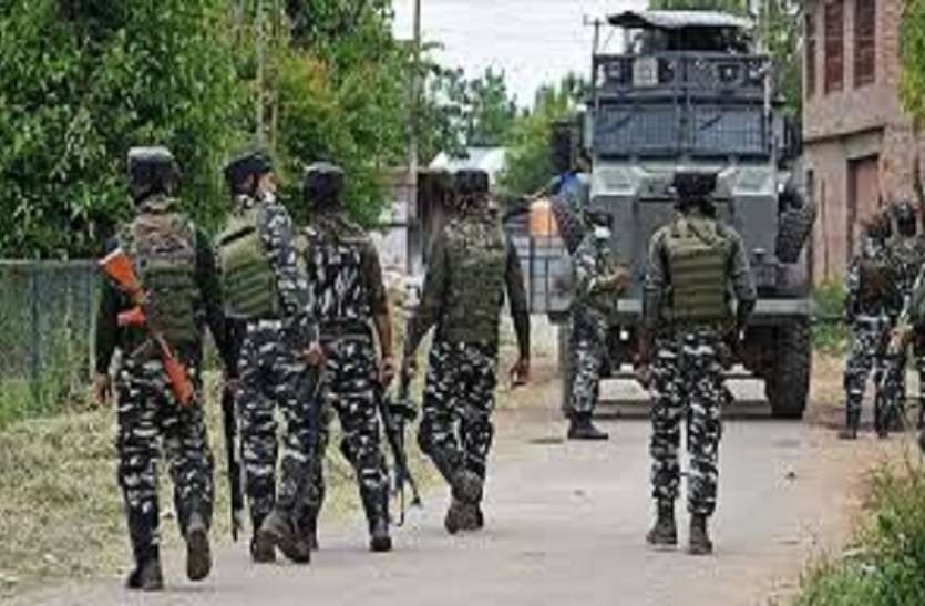 jammu and kashmir जम्मू और कश्मीर: भारतीय सेना और स्थानीय पुलिस ने की कार्रवाई, तलाशी अभियान में पता चला आतंकी ठिकाना