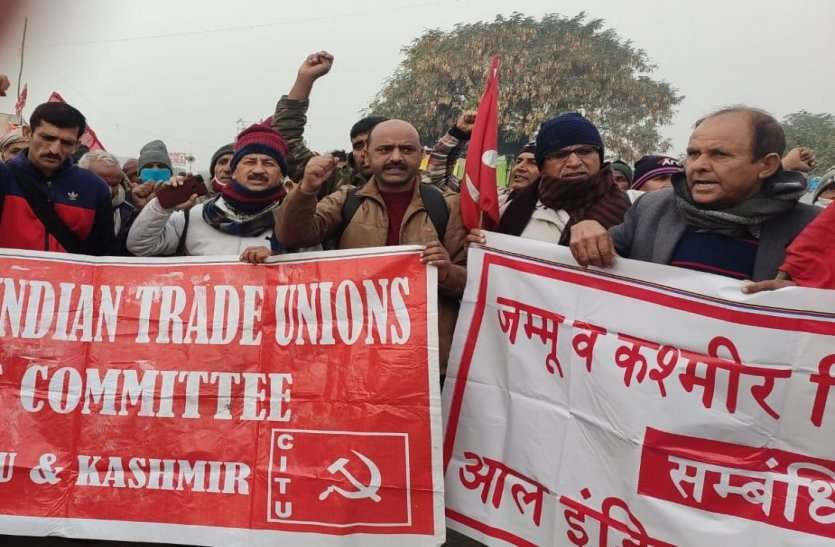 Jammu Kashmir Farmers Reached At Shahjahanpur Kisan Aandolan शाहजहांपुर किसान आन्दोलन में पहुंचे जम्मू-कश्मीर के किसान, गर्मजोशी से किया स्वागत