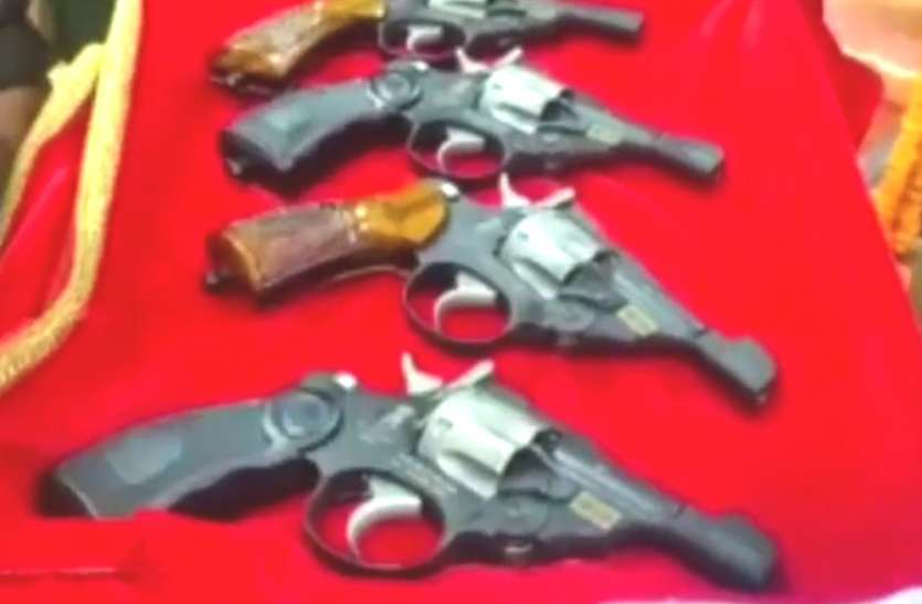 Revolver prahar रिवॉल्वर 'प्रहार' की बढ़ी मांग, केवल सात दिनों में 500 बुक, एक और बनाने की हो रही तैयारी