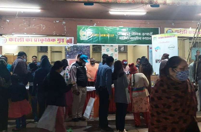 करेली, गाडरवारा के इन उत्पादों ने मचाई इंदौर, भोपाल में धूम करेली, गाडरवारा के इन उत्पादों ने मचाई इंदौर, भोपाल में धूम