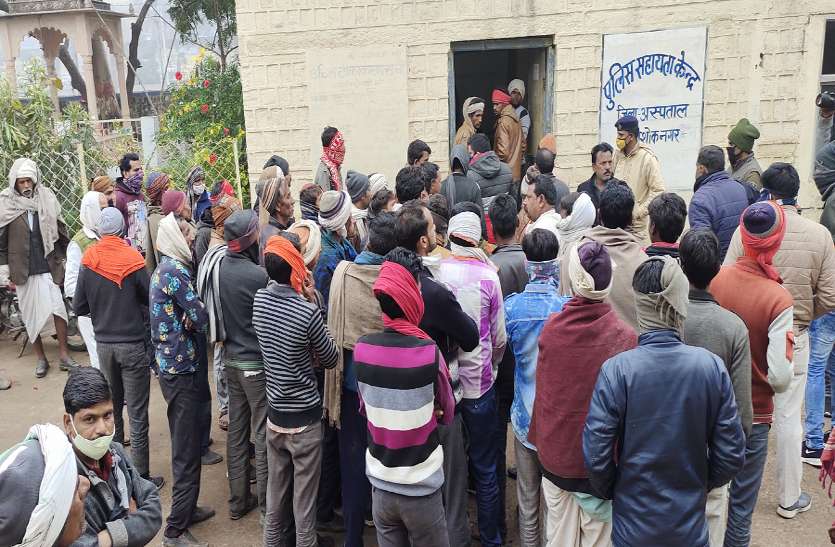 परिजन बोले-पुलिस की मिलीभगत से हुई लूट व हत्या, पुलिसकर्मी निलंबित परिजन बोले-पुलिस की मिलीभगत से हुई लूट व हत्या, पुलिसकर्मी निलंबित