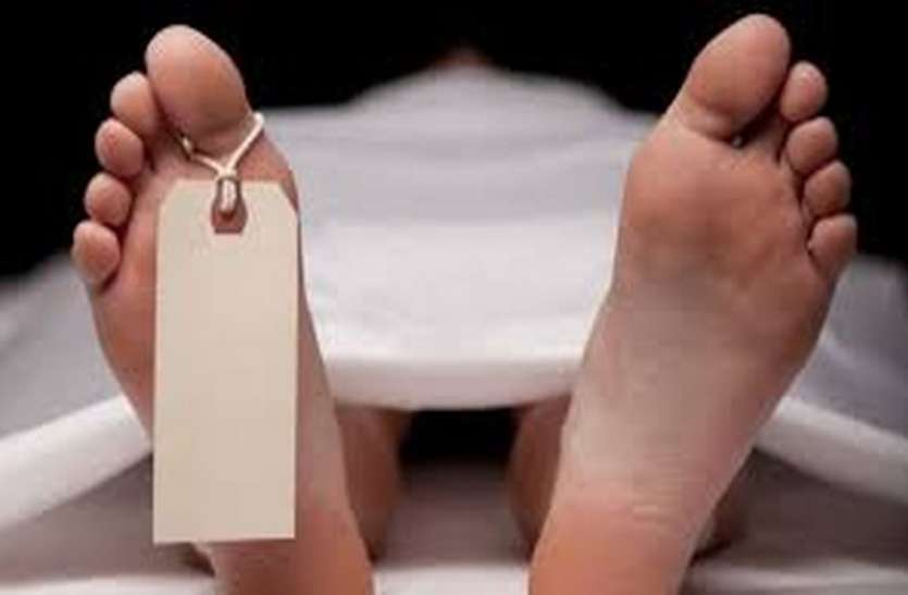 पांडेसरा में टैंकर अगले टायर से कुचल जाने के कारण बाइक सवार की मौत पांडेसरा में टैंकर के अगले टायर से कुचले बाइक सवार की मौत