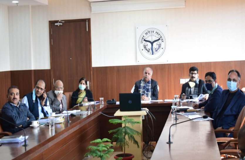 समीक्षा बैठक में दिए गए निर्देश नगर विकास मंत्री ने की समीक्षा बैठक, बोले- सुधारें स्वच्छता सर्वेक्षण में रैंकिंग