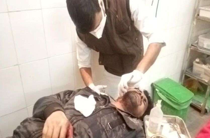 चाइनीज मांझे से दो बाइक सवारों के गले कटे, एक का बोलना मुश्किल चाइनीज मांझे से दो बाइक सवारों के गले कटे, एक का बोलना मुश्किल