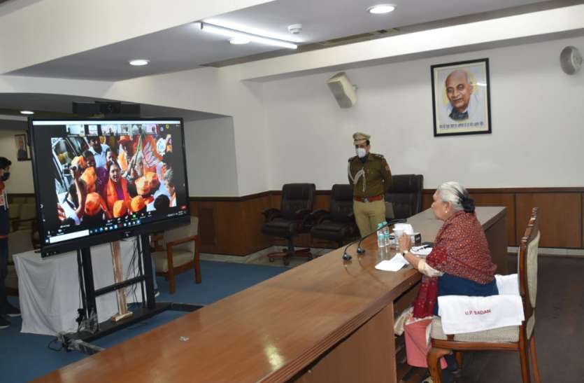 ग्रामीण और पिछड़े क्षेत्रों की महिलाओं पर विशेष ध्यान देने की जरूरत -राज्यपाल ग्रामीण और पिछड़े क्षेत्रों की महिलाओं पर विशेष ध्यान देने की जरूरत -राज्यपाल