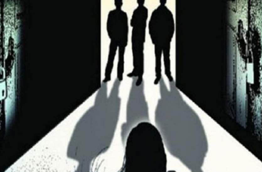 महिला के साथ सामूहिक दुष्कर्म के बाद प्रायवेट पार्ट में डाला सरिया, हालत गंभीर, तीनों आरोपी गिरफ्तार महिला के साथ सामूहिक दुष्कर्म के बाद प्रायवेट पार्ट में डाला सरिया, हालत गंभीर, तीनों आरोपी गिरफ्तार