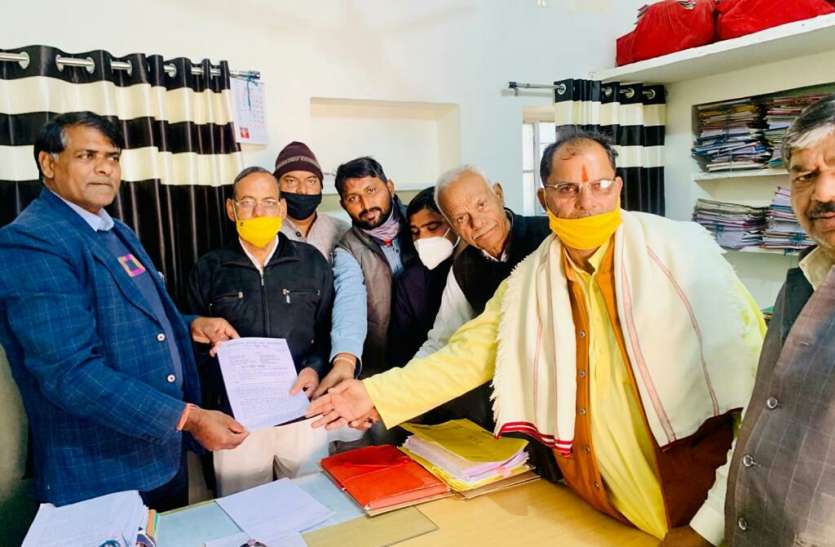 ग्राम पंचायतों के ब्याज रहित पीडी खाते खोलने का सरपंचों ने किया विरोध ग्राम पंचायतों के ब्याज रहित पीडी खाते खोलने का सरपंचों ने किया विरोध