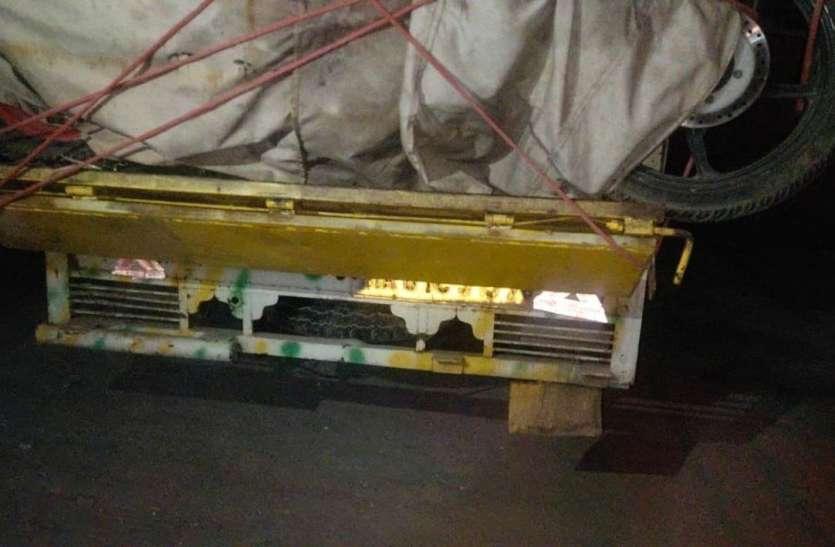 sukher_1.jpg ढाई लाख की शराब जब्त, चालक गिरफ्तार