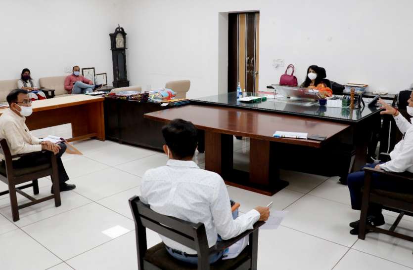 राहत : मृत कौओं में मिला एच5एन8 स्ट्रेन मनुष्यों में नहीं फैलता राहत : मृत कौओं में मिला एच5एन8 स्ट्रेन मनुष्यों में नहीं फैलता