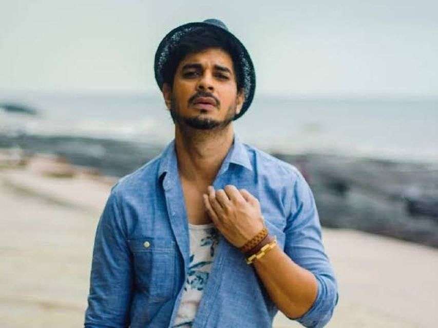 फिल्म '83' में गावस्कर बने ताहिर बोले नए साल का रूप-रंग देख कर रोमांचित हूं
