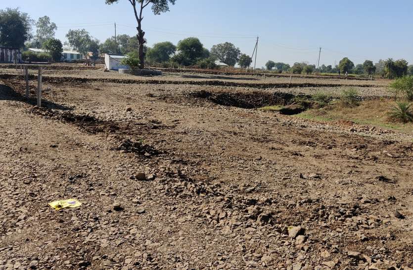 ब्यावरा के 74 अवैध कॉलोनी संचालकों को नोटिस, कलेक्टर को सौंपे प्रकरण ब्यावरा के 74 अवैध कॉलोनी संचालकों को नोटिस, कलेक्टर को सौंपे प्रकरण