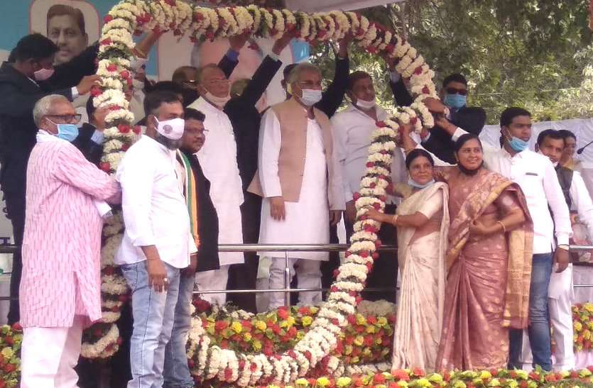 दुर्ग जिले के प्रवास पर CM भूपेश, नवनिर्मित रिसाली निगम को दिया करोड़ों के विकास कार्यों की सौगात, कार्यालय का किया उद्घाटन