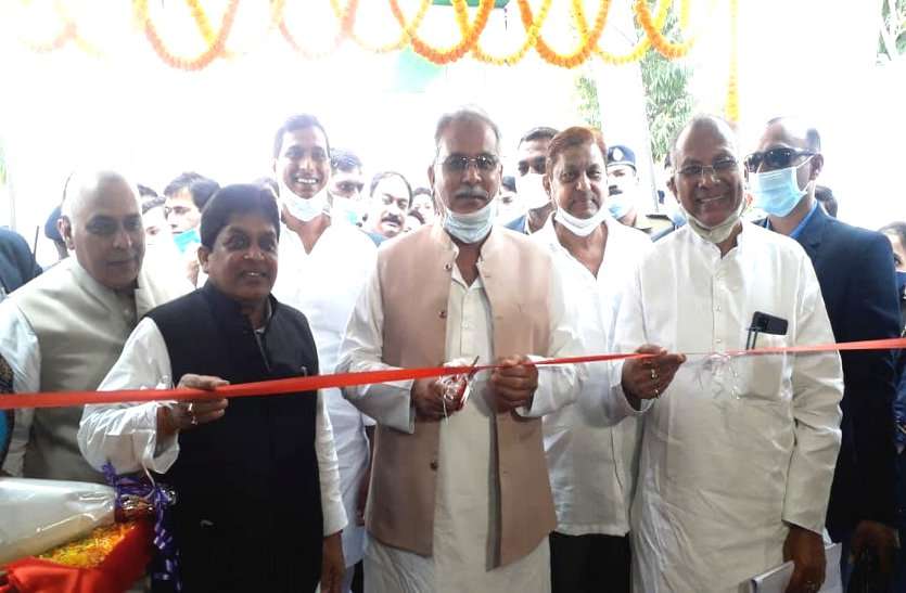 दुर्ग जिले के प्रवास पर CM भूपेश, नवनिर्मित रिसाली निगम को दिया करोड़ों के विकास कार्यों की सौगात, कार्यालय का किया उद्घाटन दुर्ग जिले के प्रवास पर CM भूपेश, नवनिर्मित रिसाली निगम को दिया करोड़ों के विकास कार्यों की सौगात, कार्यालय का किया उद्घाटन