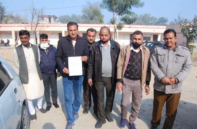 300 रुपए प्रति क्विंटल होना चाहिए कमीशन 300 रुपए प्रति क्विंटल होना चाहिए कमीशन