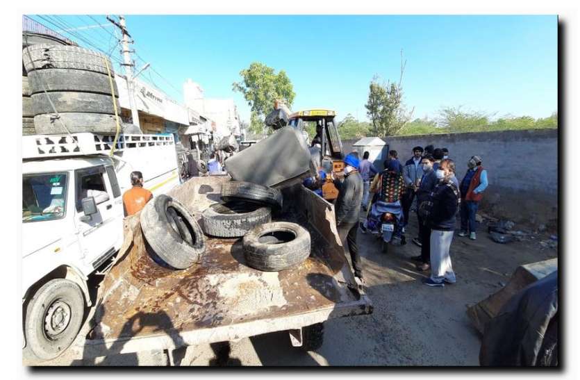 झुंझुनूं में शहर में अतिक्रमण पर चली पीला पंजा झुंझुनूं में शहर में अतिक्रमण पर चला पीला पंजा