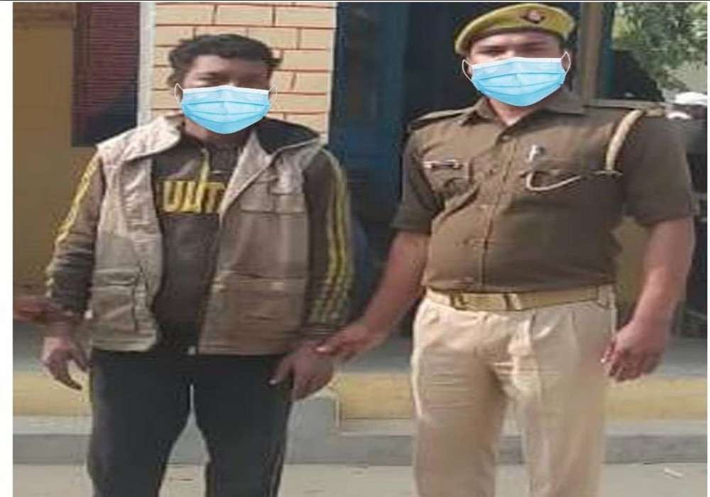 ठांय-ठांय के बाद यूपी पुलिस की फिर हुई किरकिरी, इस बार मास्क है वजह