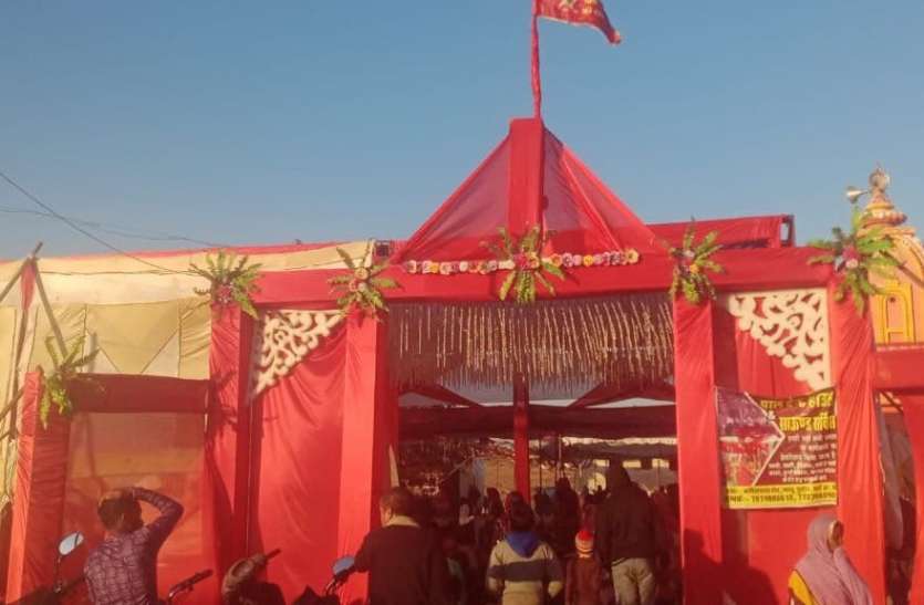 Villagers will reach the fair site from a dilapidated road, Ghogradham जर्जर सडक़ से ग्रामीण पहुंचेंगे मेला स्थली, अव्यवस्थाओं में सीतापुर व थानगांव का घोघराधाम मकर संक्रांति मेला