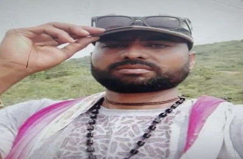 Keshav Gurjar, an injured dacoit worth a quarter of a million, left Dang area, camped in Madhya Pradesh सवा लाख के इनामी घायल डकैत केशव गुर्जर ने छोड़ा डांग इलाका, मध्य प्रदेश में डाला डेरा