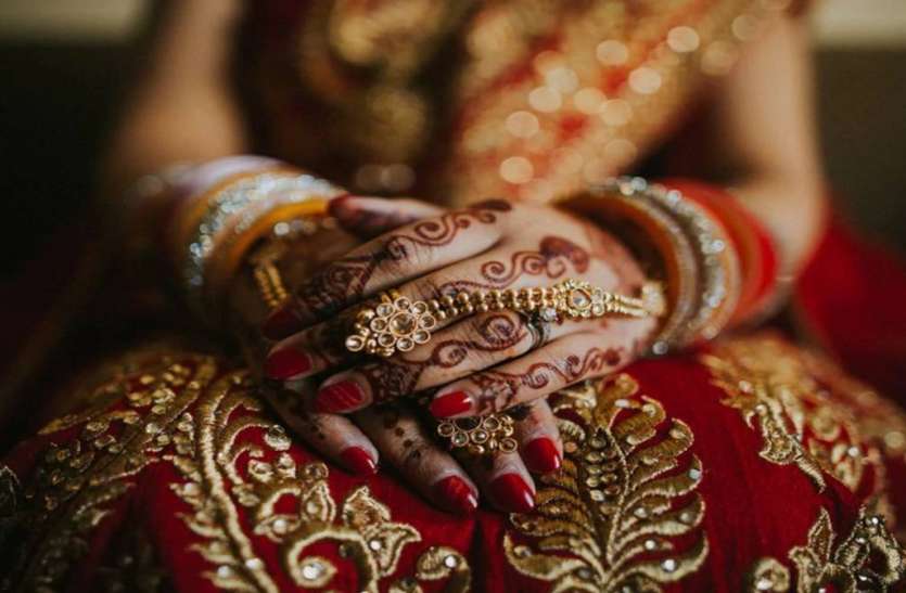 dulhan.jpg सुहागरात पर दूल्हे का ऐसा रूप देख दुल्हन ने साथ रहने से किया इनकार, बोली- नहीं जाऊंगी ससुराल