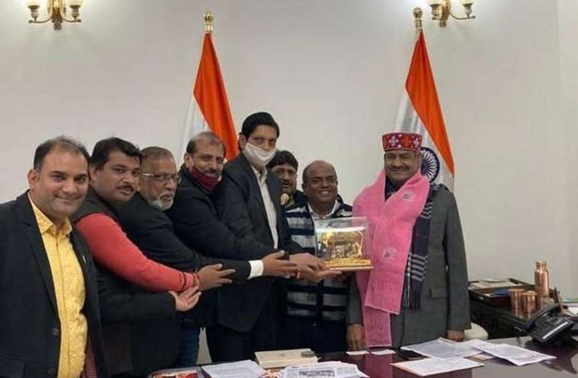 लोकसभाध्यक्ष बिड़ला से मिला मारवाड़ी सम्मेलन का प्रतिनिधिमंडल लोकसभाध्यक्ष बिड़ला से मिला मारवाड़ी सम्मेलन का प्रतिनिधिमंडल