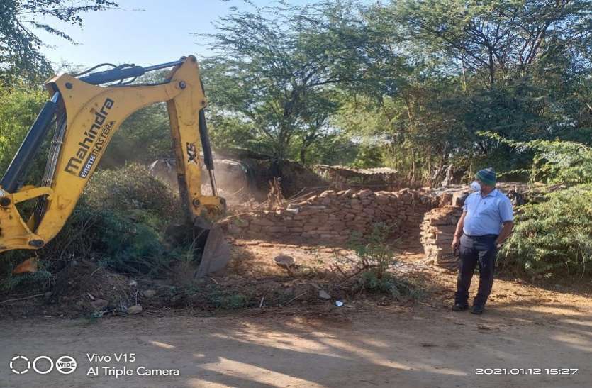 sdm.jpg डिप्टी कलक्टर की पहल से 78 बीघा चरागाह से हटा अतिक्रमण