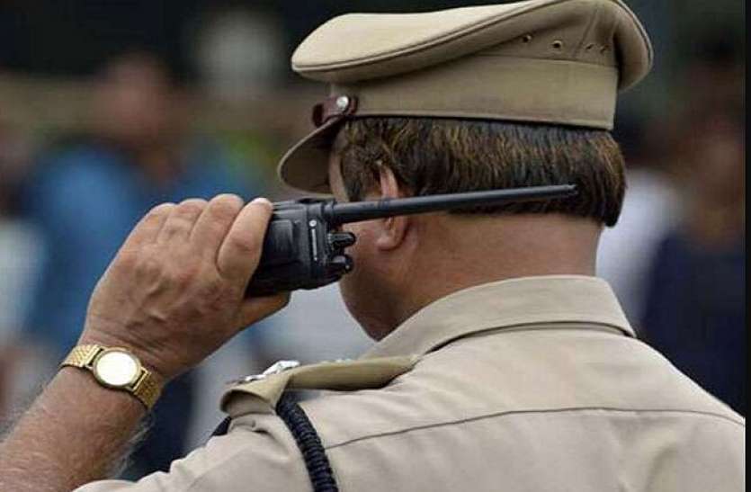 up-police.jpg इंस्पेक्टर की हार्ट अटैक से मौत, समय पर मिलता इलाज तो बच सकती थी जान