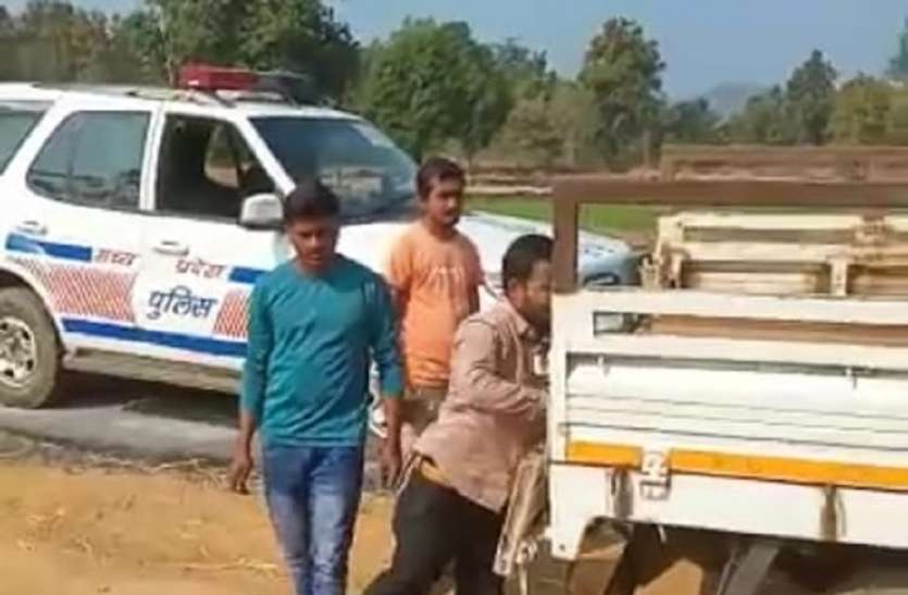 बिजली की चोरी करते पकड़े गए श्रीचंद बिसेन पर हुआ मुकदमा दर्ज बिजली की चोरी करते पकड़े गए श्रीचंद बिसेन पर हुआ मुकदमा दर्ज