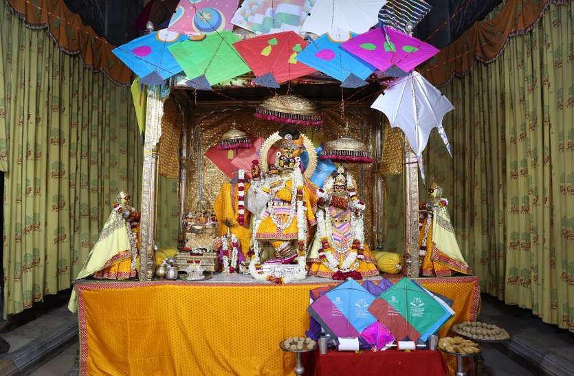 कोरोना काल का पहला त्योहार: धरा से आसमां तक बिखर पड़ा उल्लास कोरोना काल का पहला त्योहार: धरा से आसमां तक बिखर पड़ा उल्लास
