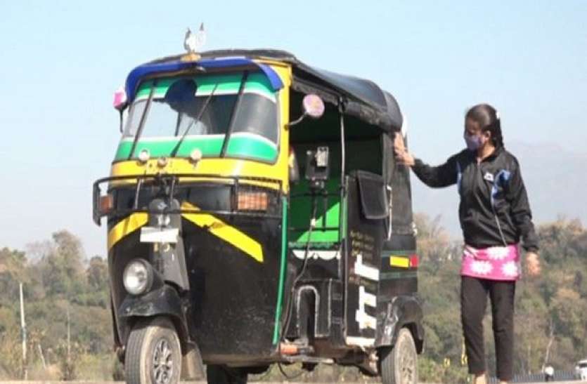 banjeet.jpg कोरोना काल में पिता की छूटी नौकरी तो बेटी बनी सहारा, ऑटो रिक्शा चालक बन परिवार की कर रहीं देख-रेख