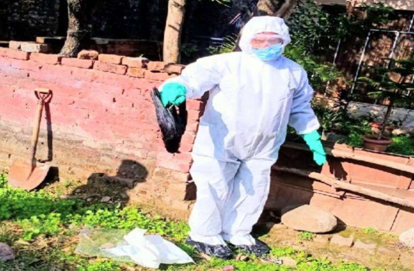 bird-flu-in-crow.jpg बर्ड फ्लू अलर्ट के बीच दर्जनभर कौवों की रहस्यमयी तरीके से मौत, लोगों में दहशत