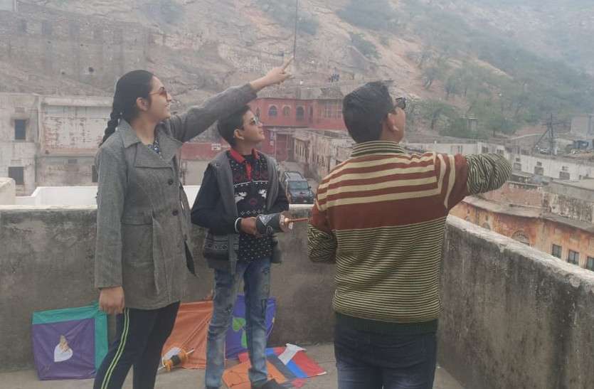 jaipur_kite_flying.jpg Makar Sankranti 2021: मकानों की छतों पर वो काटा-वो मारा की गूंज