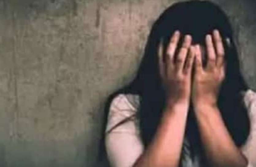 हिरोइन बनने की चाह में घर छोड़ भागी तीन छात्राएं, एसपी की चतुराई से बची जान, जानें क्या हुआ हिरोइन बनने की चाह में घर छोड़ भागी तीन छात्राएं, एसपी की चतुराई से बची जान, जानें क्या हुआ