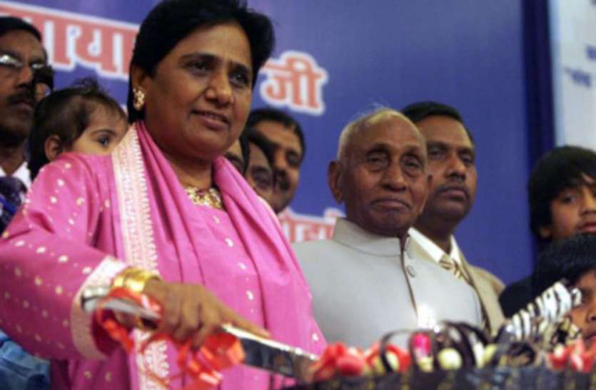 बसपा सुप्रीमो मायावती का 65वां जन्मदिन कल, अपने कार्यकर्ताओं को दिया अद्भुत संदेश बसपा सुप्रीमो मायावती का 65वां जन्मदिन कल, अपने कार्यकर्ताओं को दिया अद्भुत संदेश