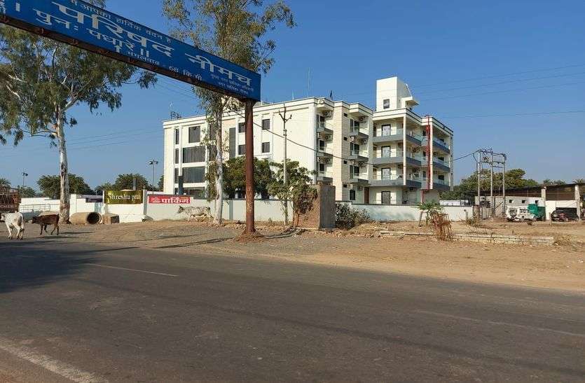 नियमो को ताक में रखकर बनी कनावटी रोड बनी होटल श्रेष्ठा की लोकायुक्त ने की जांच शुरू नियमो को ताक में रखकर बनी कनावटी रोड बनी होटल श्रेष्ठा की लोकायुक्त ने की जांच शुरू
