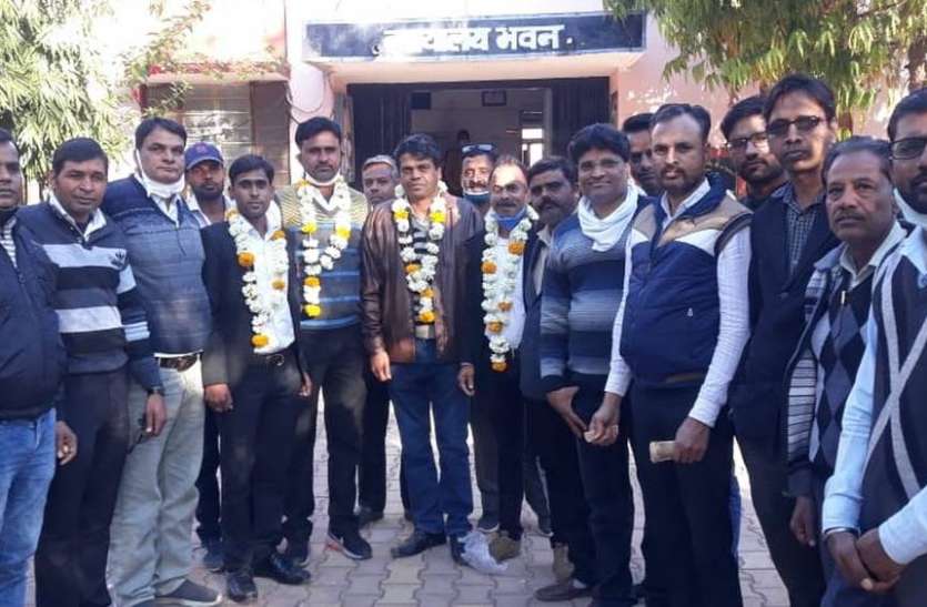 छोटीसादड़ी में अभिभाषक संघ के अध्यक्ष पद पर संजय खिमेसरा निर्वाचित छोटीसादड़ी में अभिभाषक संघ के अध्यक्ष पद पर संजय खिमेसरा निर्वाचित