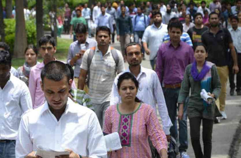 REET Exam Date 25 April 2021 clash Mahaveer Jayanti, latest update राजस्थान: REET परीक्षा को लेकर अब नया विवाद, जानें Exam Date पर क्यों गर्माया हुआ है मामला?